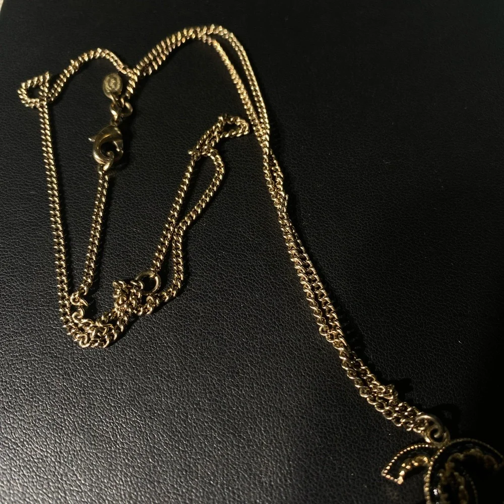 Authentic Chanel pearl chain necklace - Picture 5 of 9